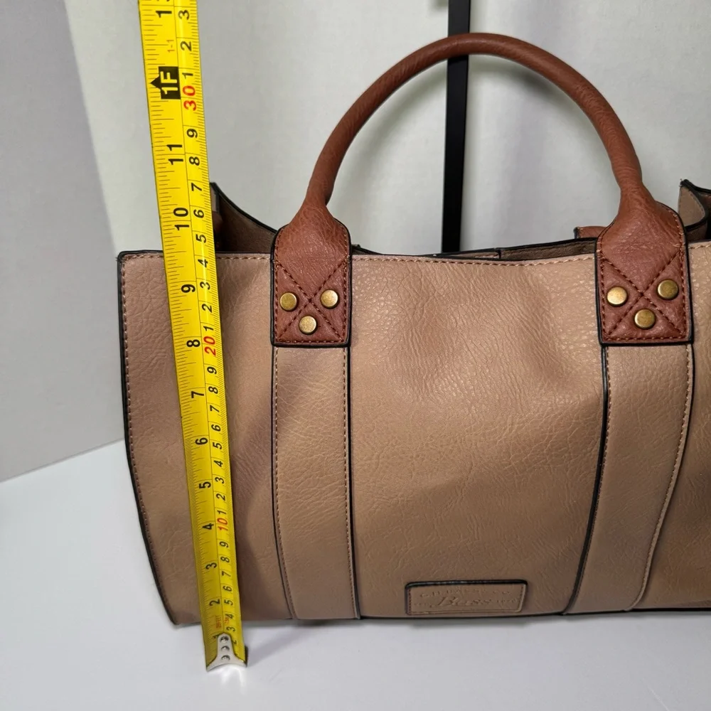 Vintage G.H. Bass & Co. Beige Tote Satchel Bag with Removable Pouch And Wristlet